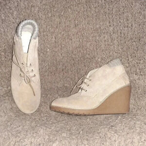 LACOSTE-LEREN-Beige Suede Wedge Booties-Lace-Up-Sz 36-5.5-Excellent